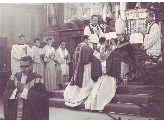 1963 Priesterweihe durch Bischof Vonderach Chur